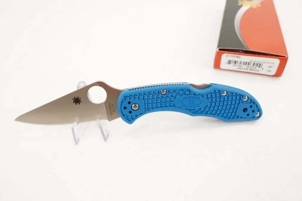 SPYDERCO DELICA 4