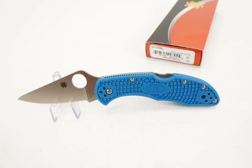 SPYDERCO DELICA 4