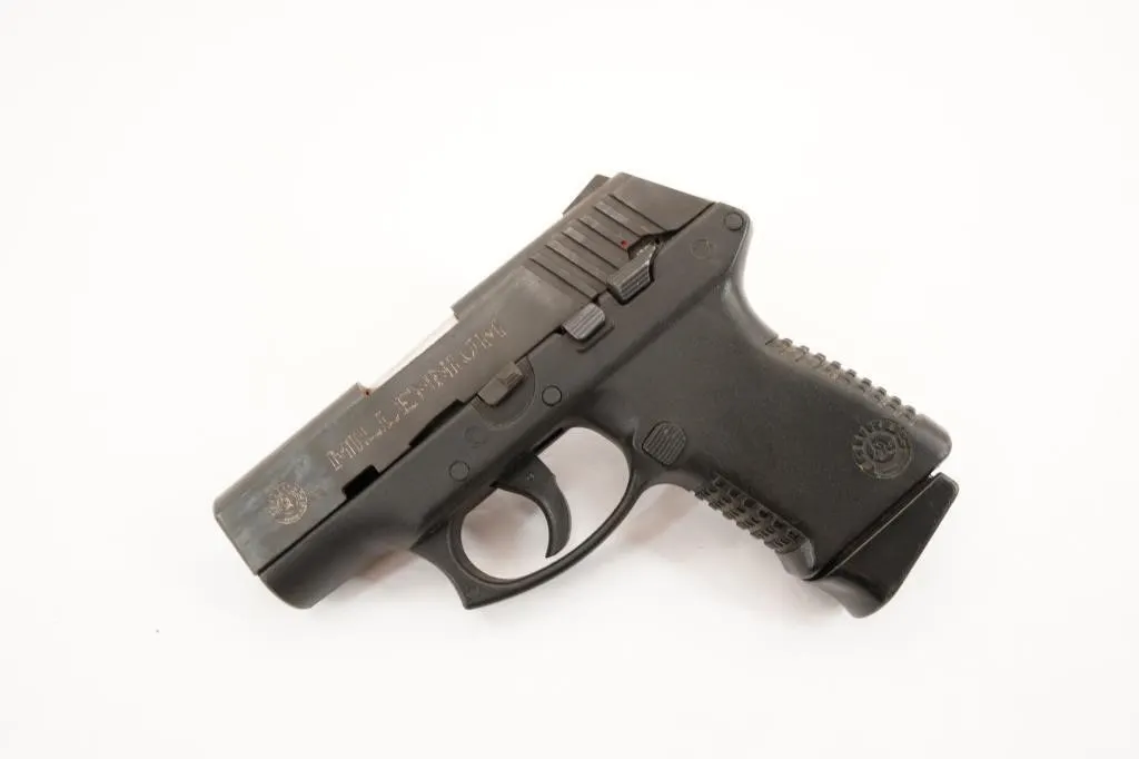Taurus PT 140 .40 S&W
