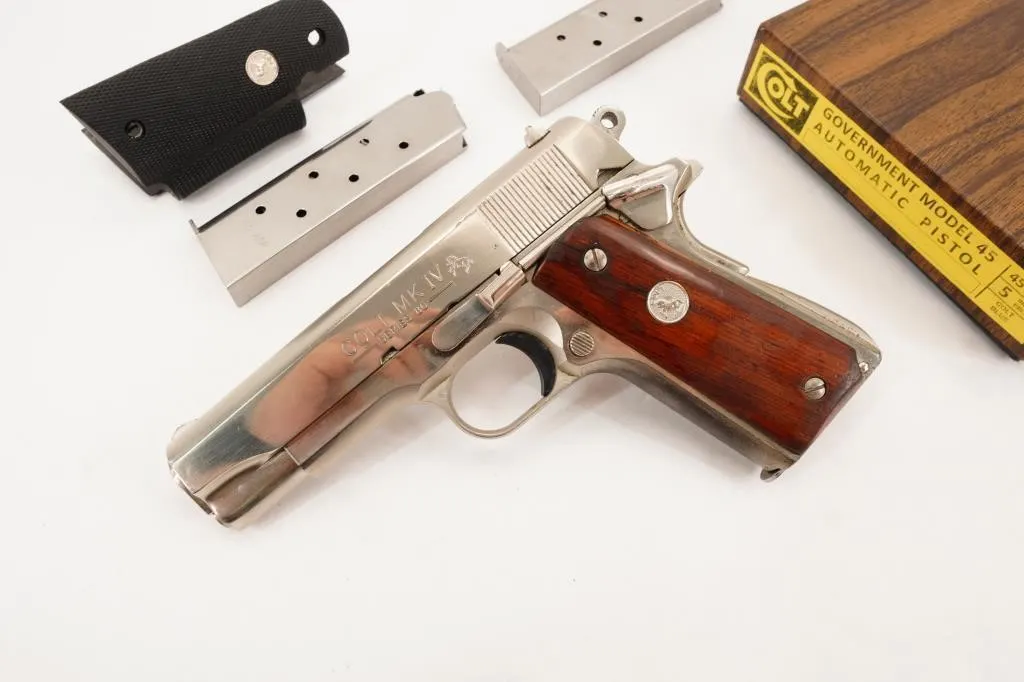 Colt MK IV Combat Commander .45 Auto