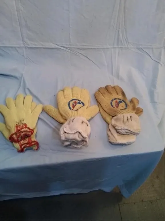 3 Pair high temperature gloves