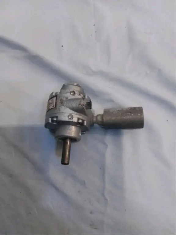 Gast. Air motor. 3/8 shaft - never used