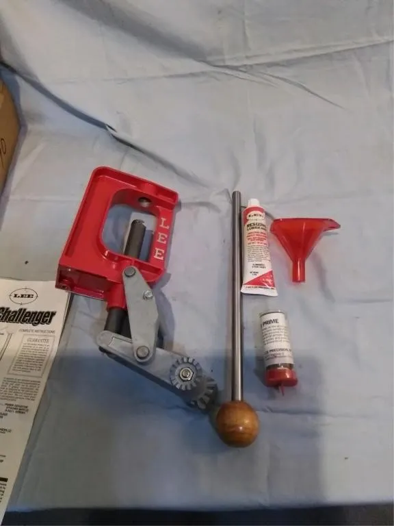 Lee bullet press