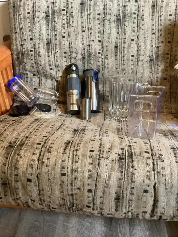 Miscellaneous kitchen type items