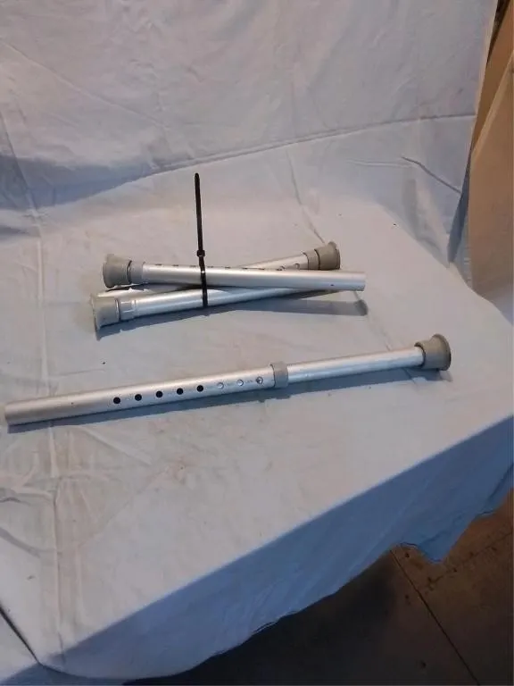 4 adjustable legs -1" Dia, 15" to 22"