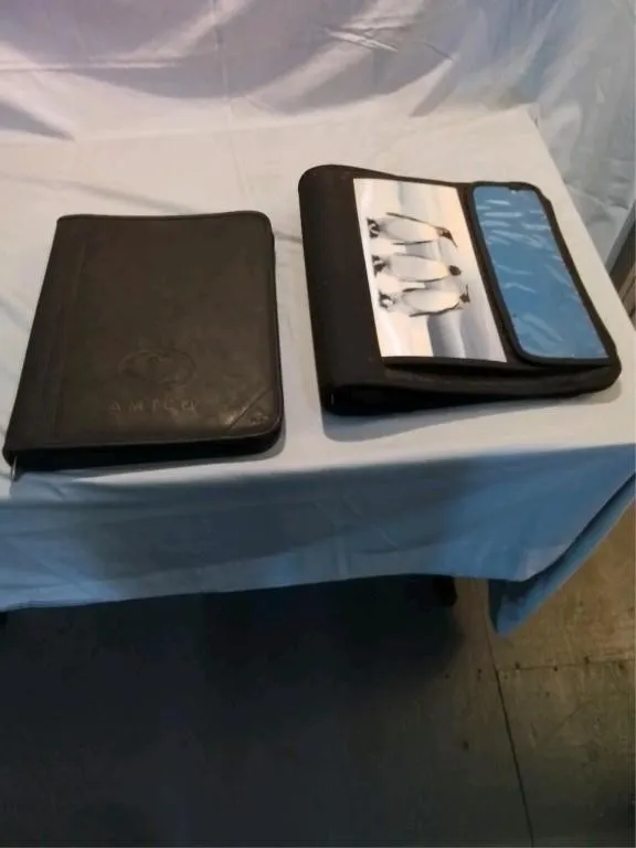 2 zip up binders