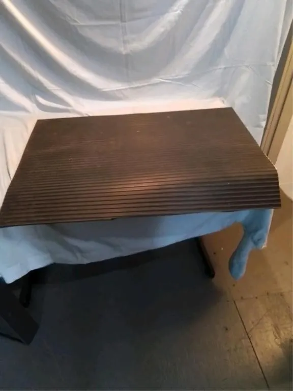 1 pc rubber cushioned matting. 36" x 24" x 3/8"