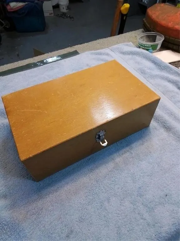 Wooden box. 13 3/4" x 8" x 4" deep