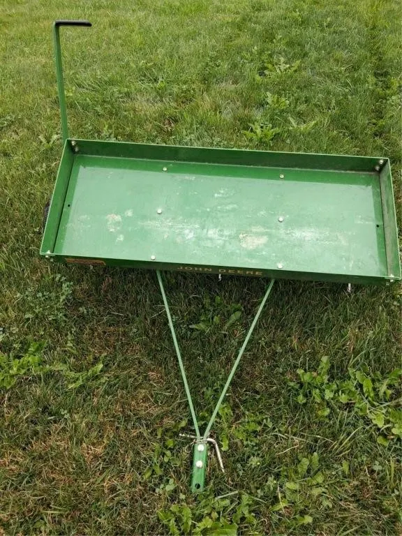 John Deere Tow-Behind Thatcheator