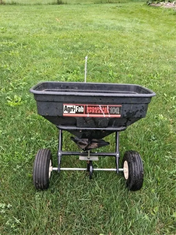 Fertilizer spreader
