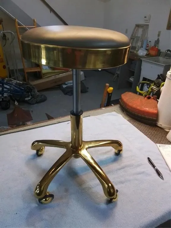 Adjustable Stool. (Grey) 12" seat, 16" to 21"