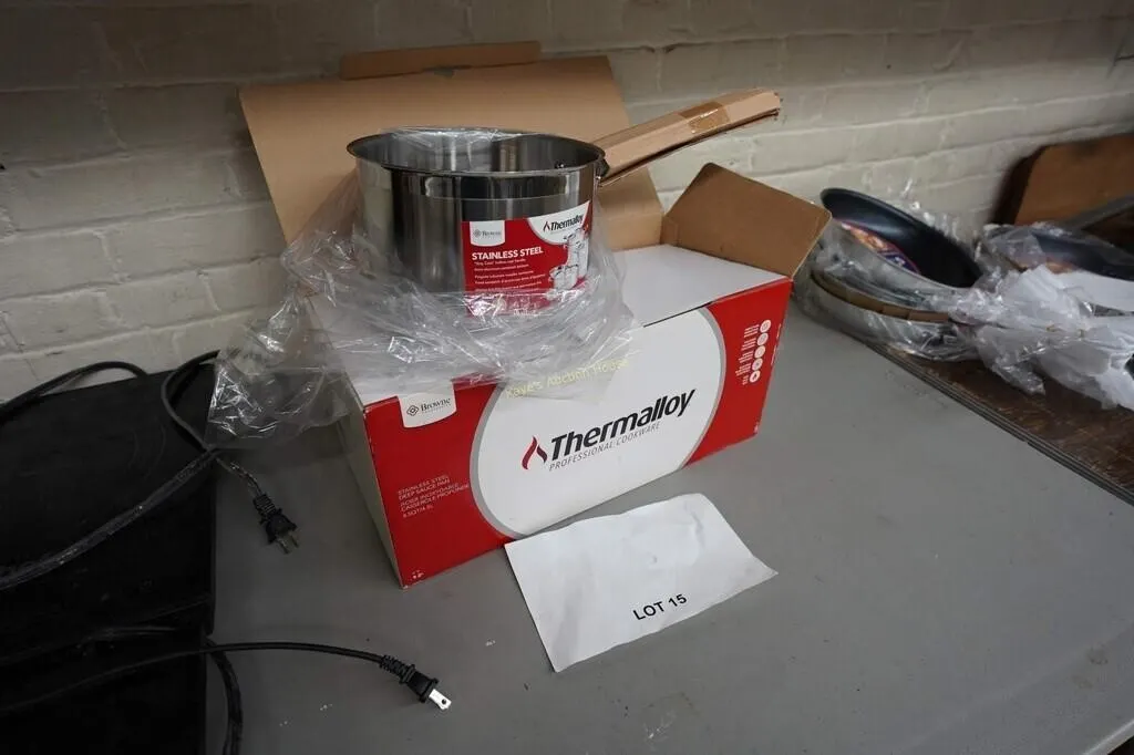 new s.s. Thermalloy Professional cookware pot