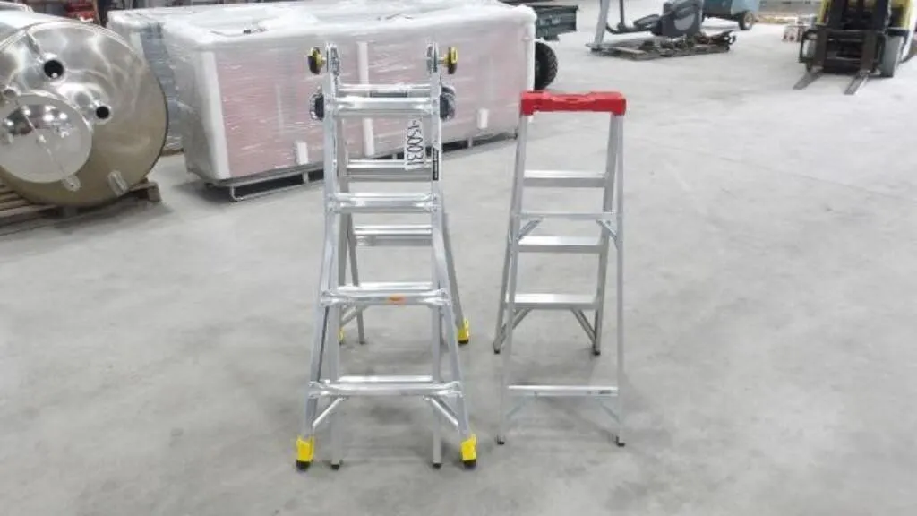 Gorilla 18 Ft Adjustable Ladder