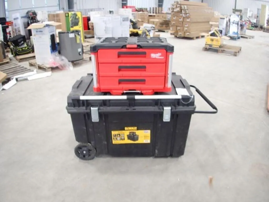 DeWalt Tough Chest Mobile Storage