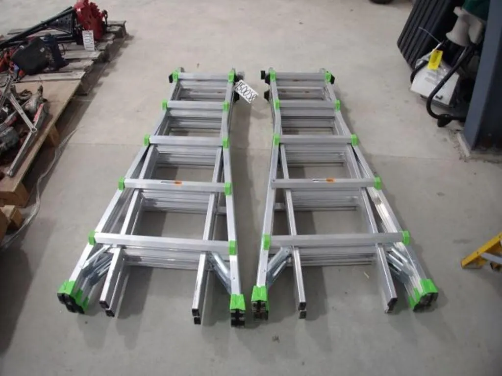 Qty Of (2) 22 Ft Featherlite Ladders