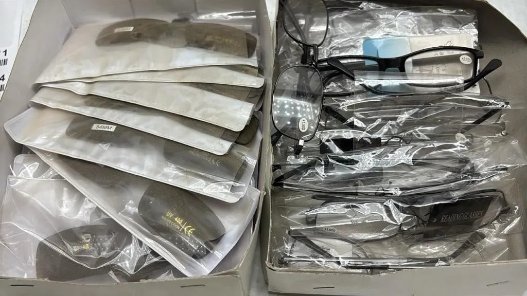 Reading Glasses & Lens cover lot