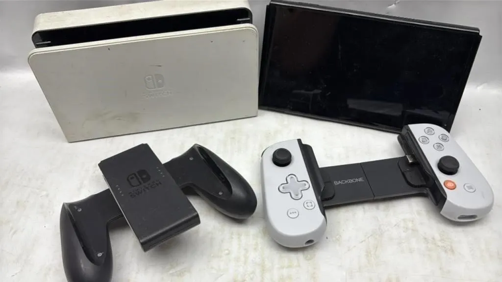 Nintendo Switch Console & Controllers lot