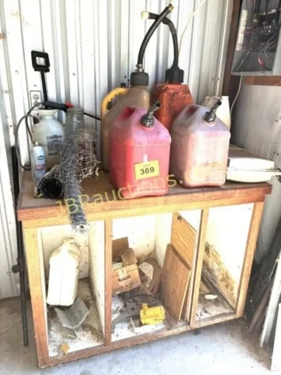 CABINET W GAS CANS