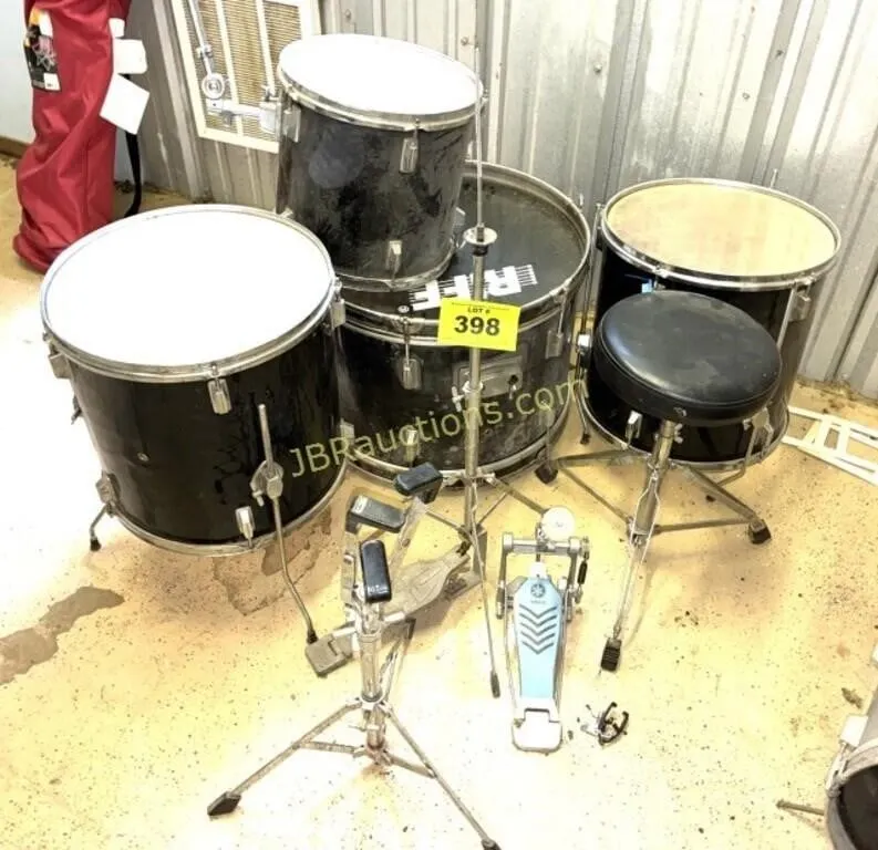 DRUMS, STANDS ETC