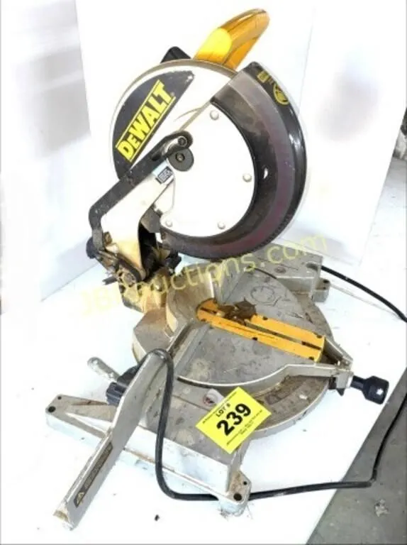 LG DEWALT COMPOUND MITRE SAW
