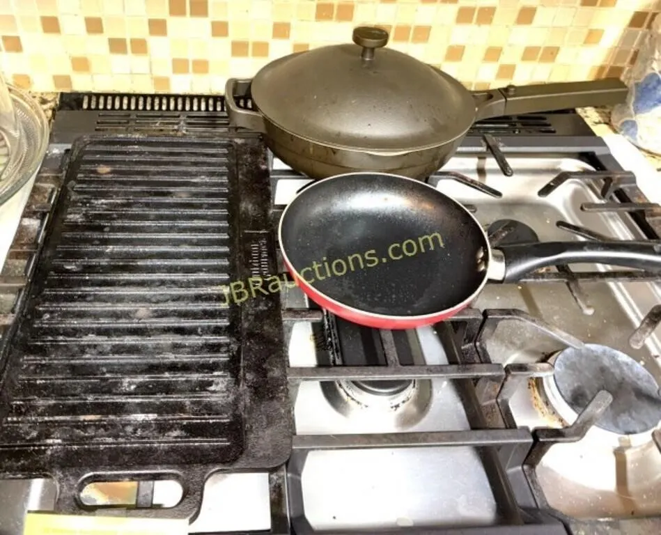 CAST IRON STEAK GRIDDLE AND PANS