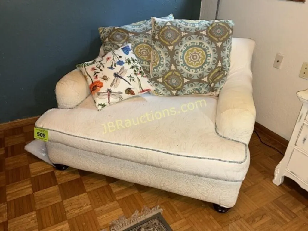 LG SOFA CHAIR