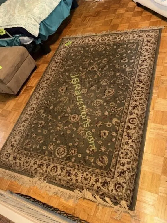 AREA RUG