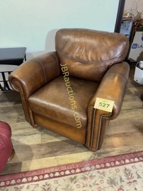 BROWN EATHER SOFA CHAIR