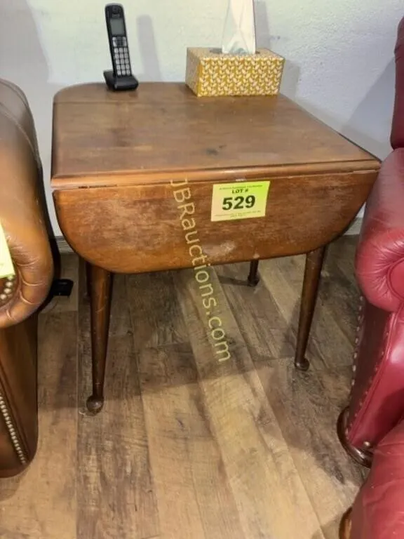 DROP LEAF END TABLE W CARBROILE LEGS