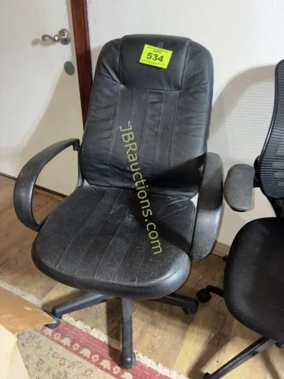 OFFICE CHAIR