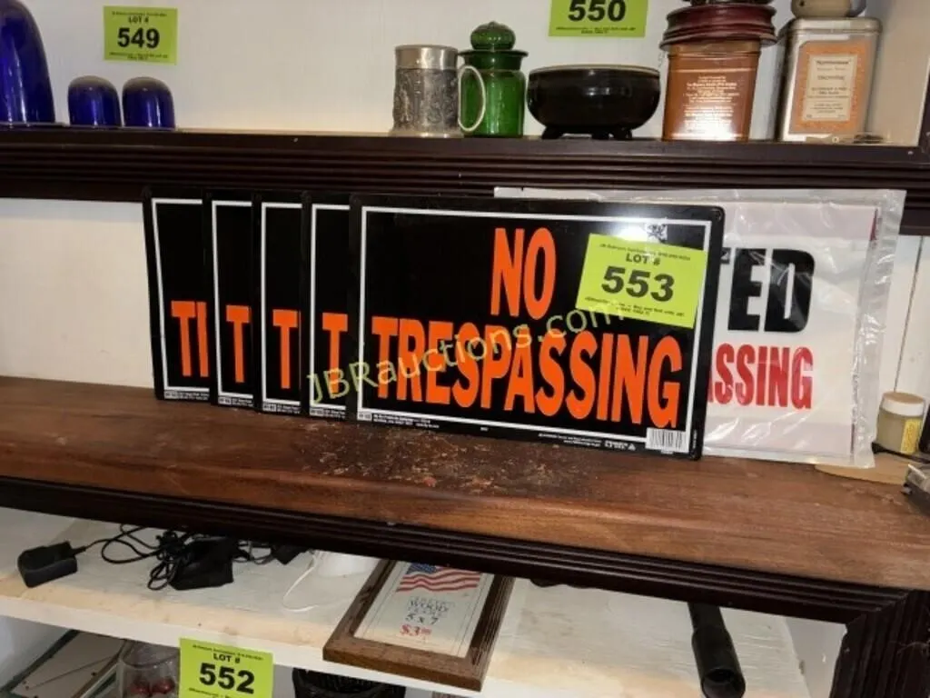 NO TRSPASSING SIGNS