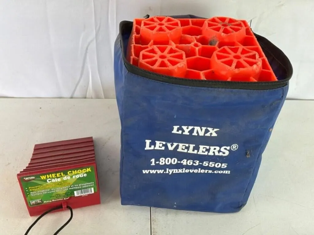 Lynx Levelers & Valterra Wheel Chock (Lot of 9)