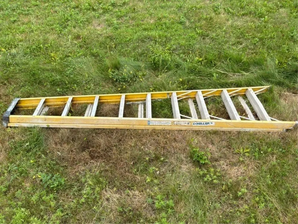 Keller 870 10ft Fiberglass Step Ladder
