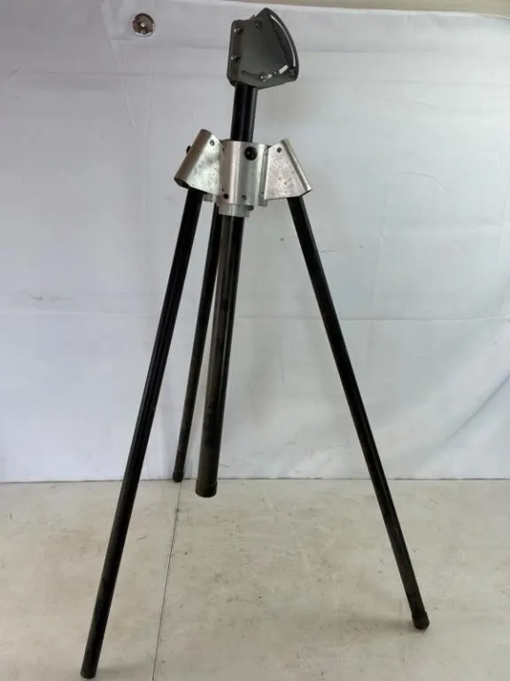 Adjustable Metal Tripod Stand