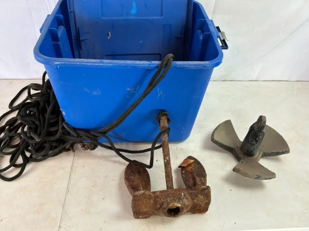 2 Boat Anchors w/ Rope & Tote