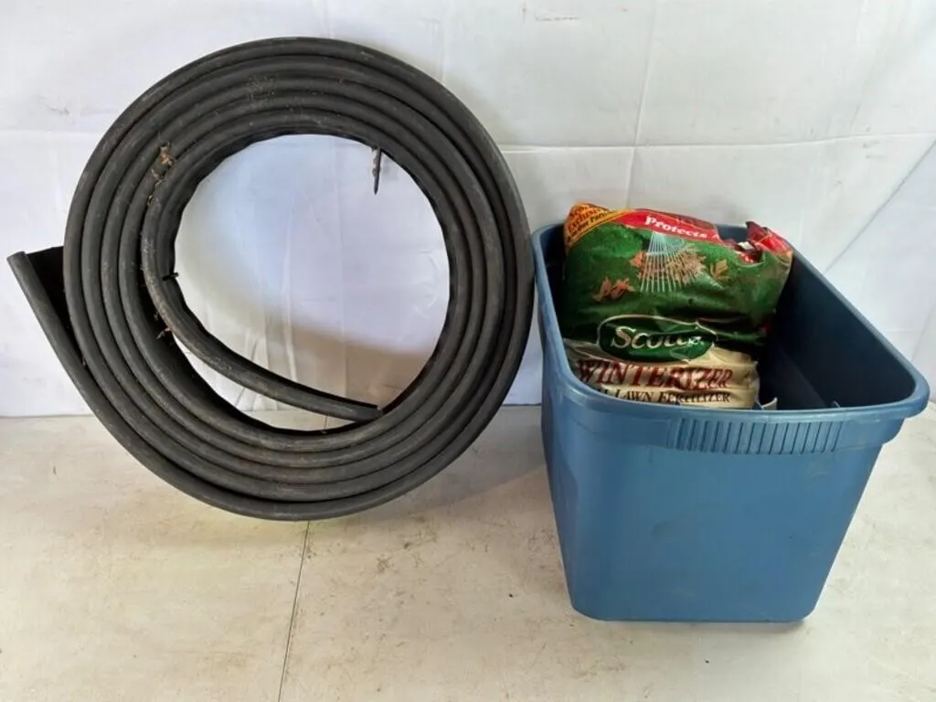 Scotts Fertilizer, Garden Hose & Hangers 4pc