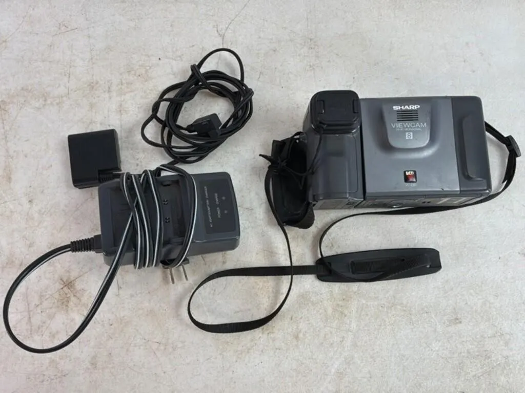 Sharp VL-E66U Viewcam 8 Camcorder w/ Charger