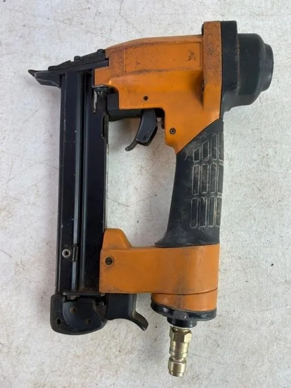 Pneumatic Nailer with Quick-Connect Fitting