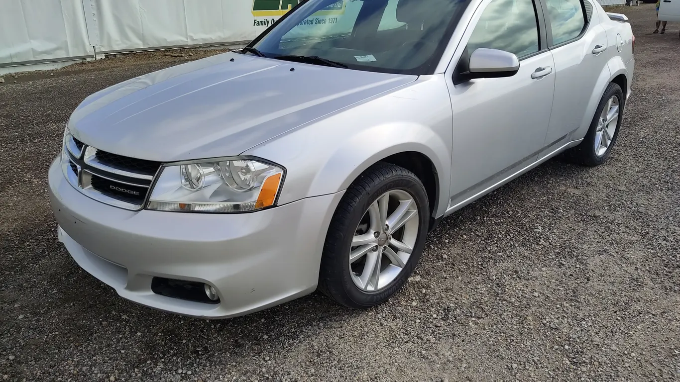 2011 Dodge Avenger SXT 4dr Auto Sedan