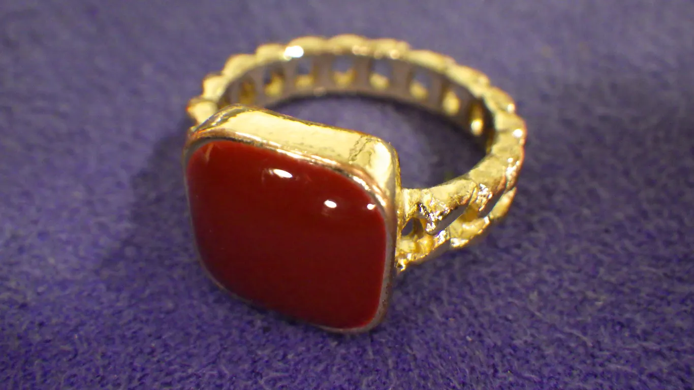 Ring (size 7)