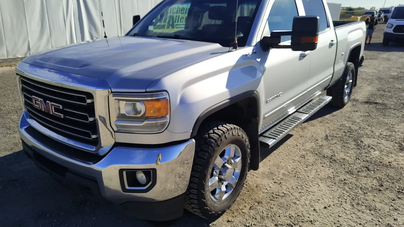 2019 GMC Sierra 2500HD 4x4 SLE 4dr Crew Cab SB