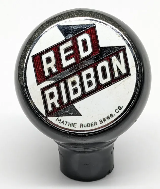 BALL TAP KNOB HANDLE RED RIBBON BEER MATHIE RUDER WAUSAU WISCONSIN (GREEN DUCK)
