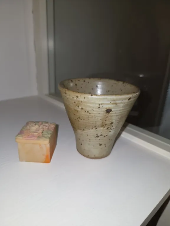 2 pieces of pottery