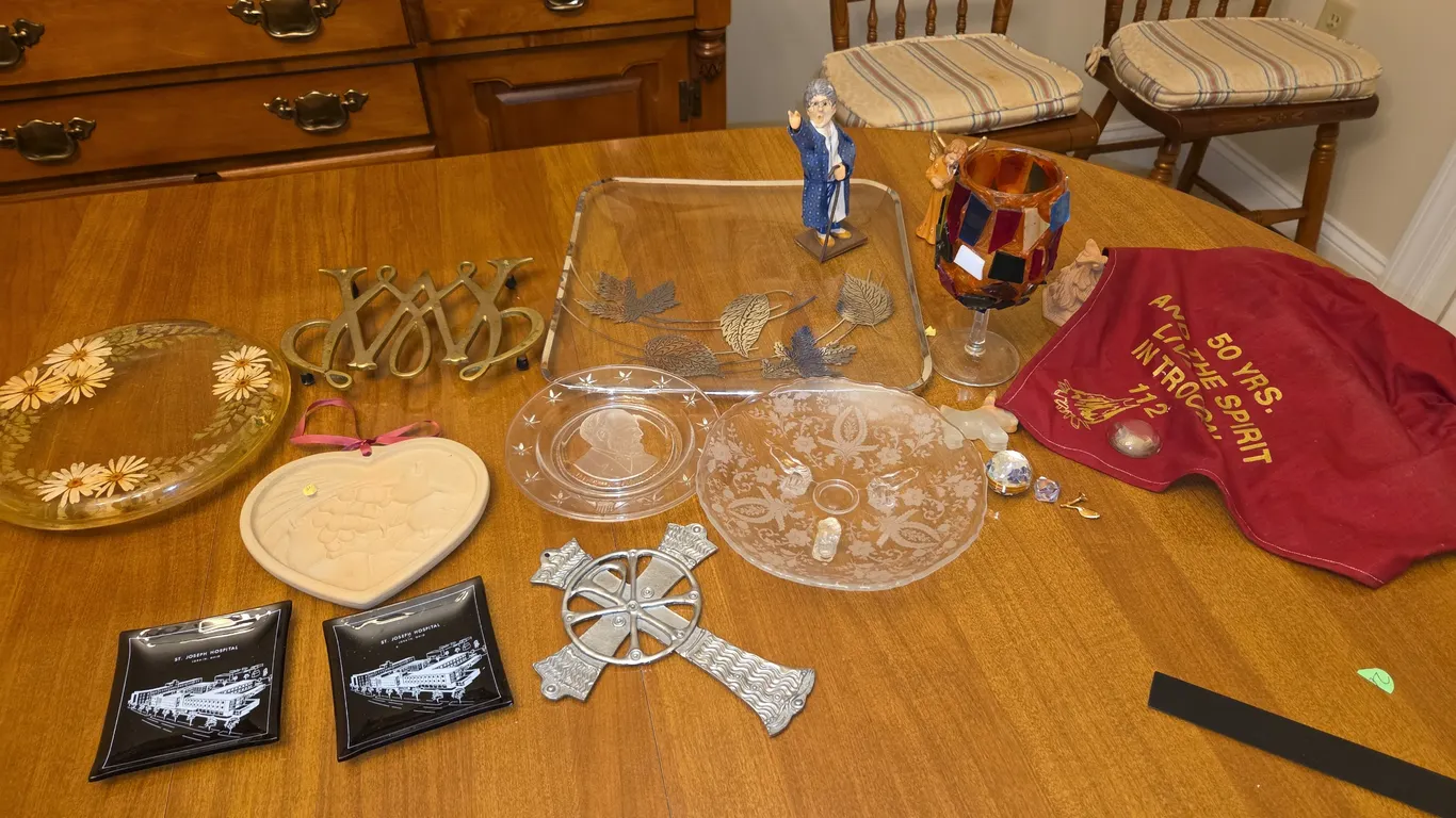 Variety of home decor items