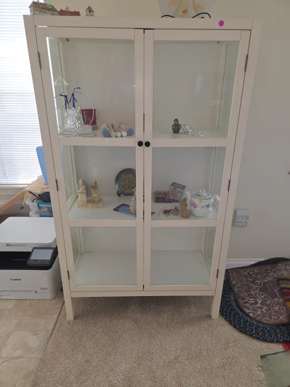 White display cabinet