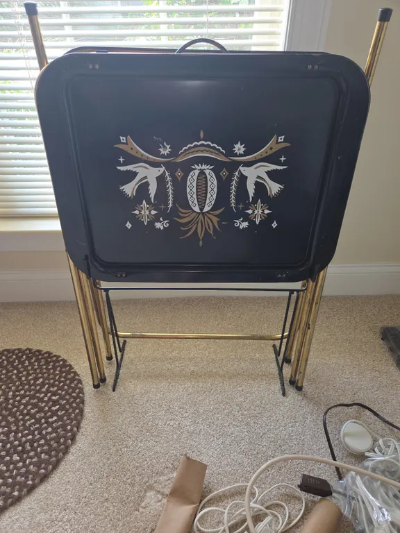 2 peace vintage tv trays