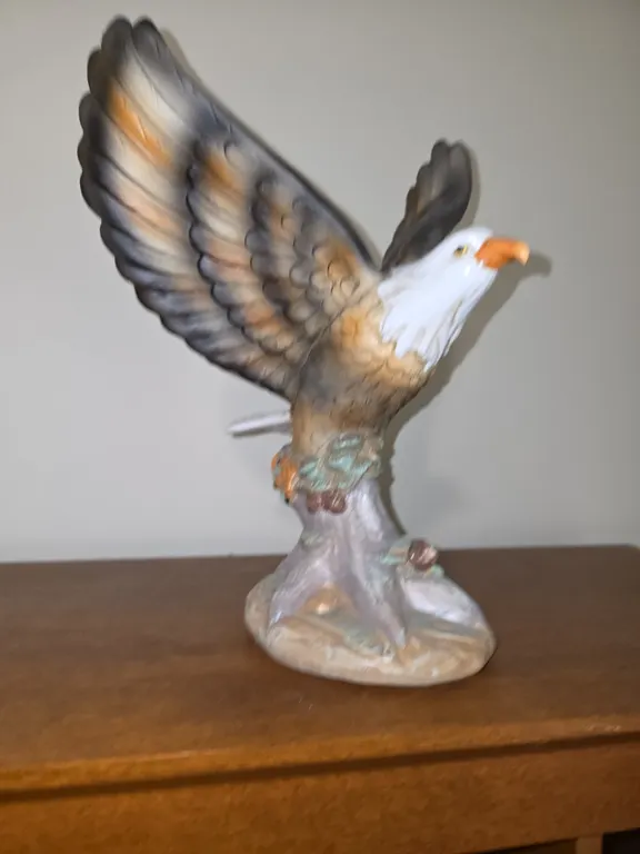 Hour of power eaglel statue