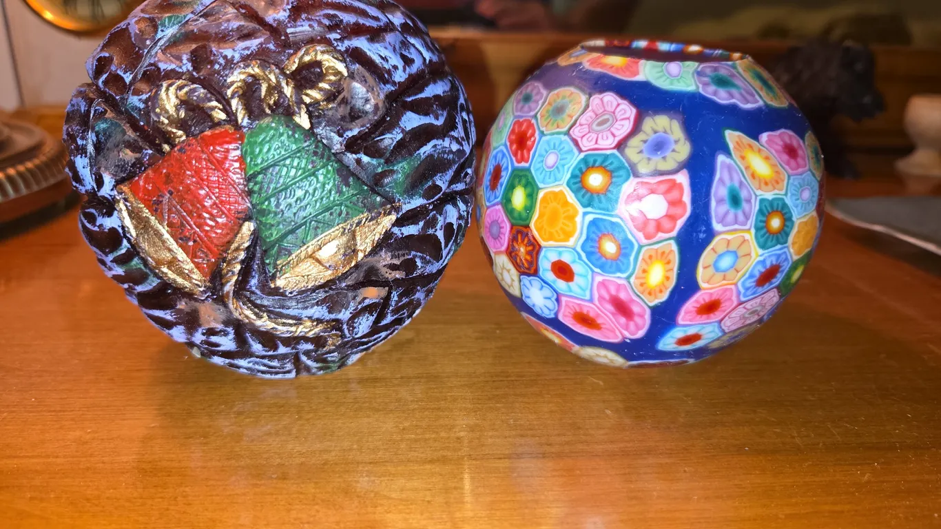 2 unique candle balls