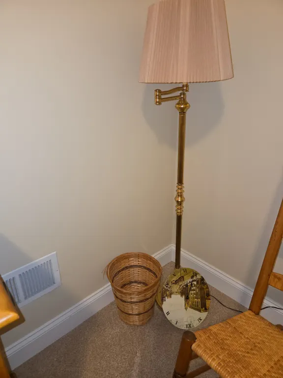 Floor lamp