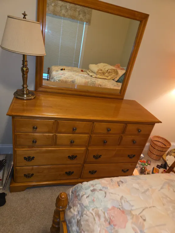 Kling furniture dresser with mirror